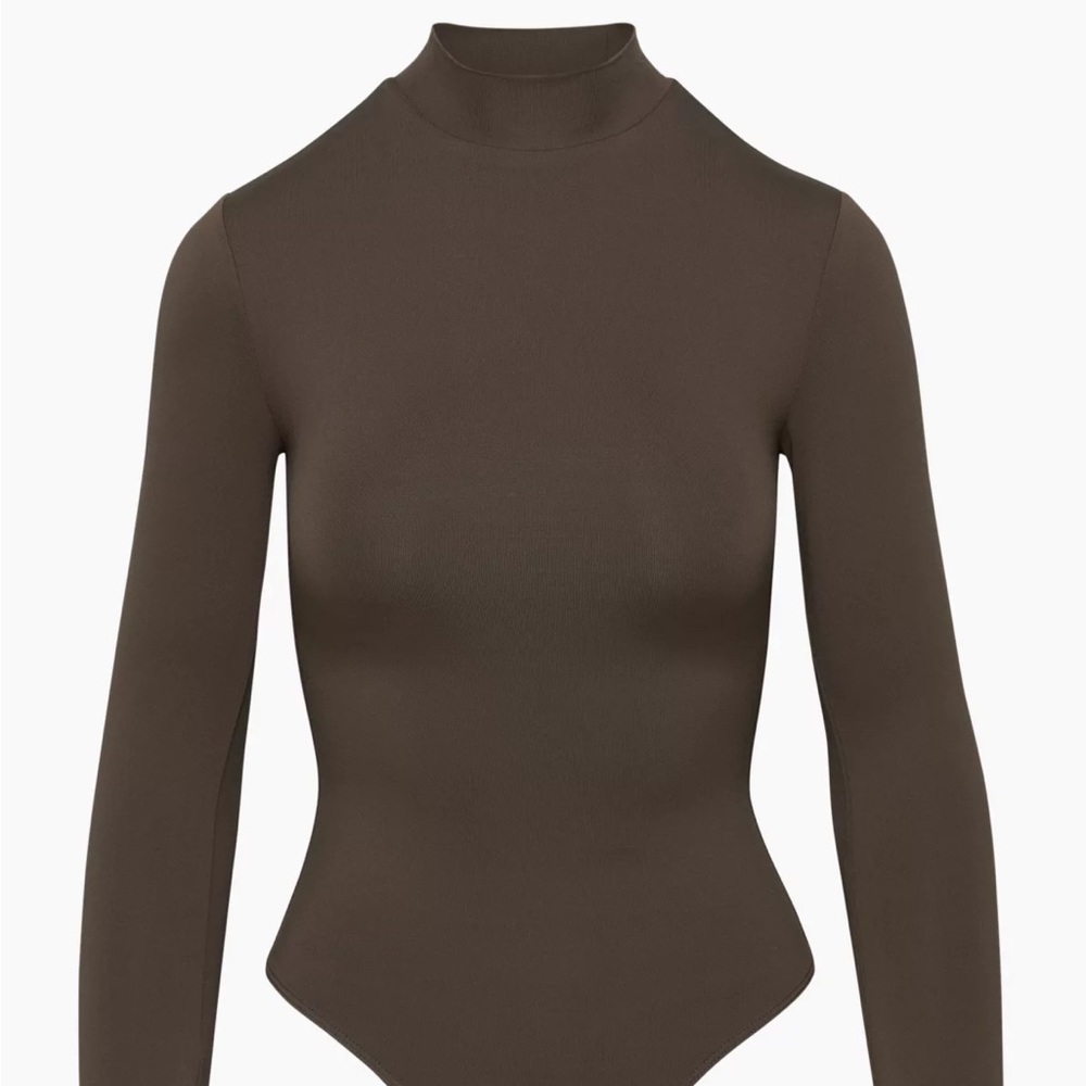 Aritzia deep mocha brown turtleneck bodysuit